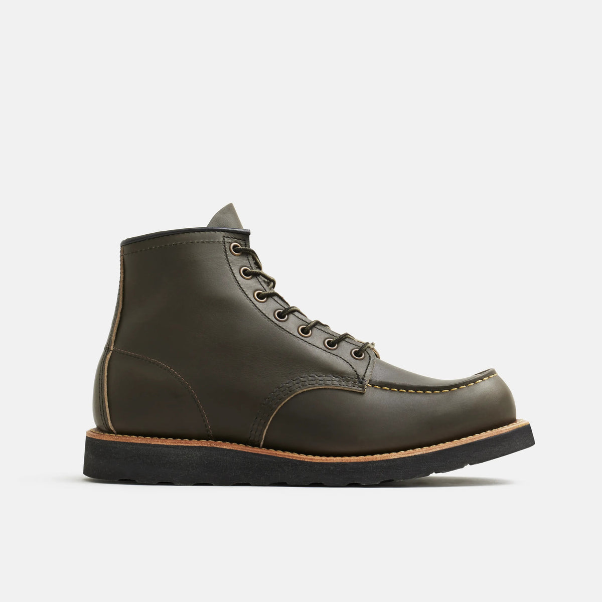 Classic Moc in Alpine Leather 8828 | Red Wing Heritage - Red Wing Shoes