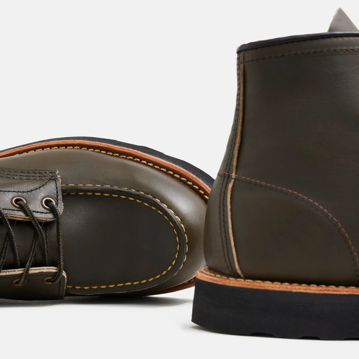 Classic Moc in Alpine Leather 8828 | Red Wing Heritage - Red Wing Shoes