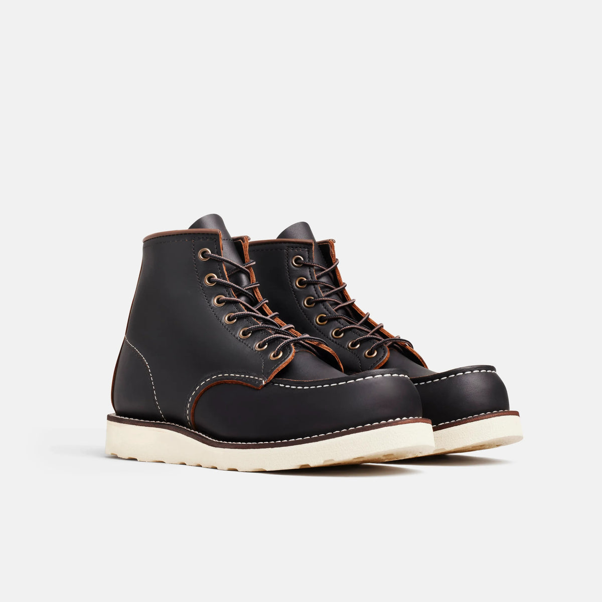 Classic Moc 6-Inch Boot in Black Leather 8849 - Red Wing Shoes