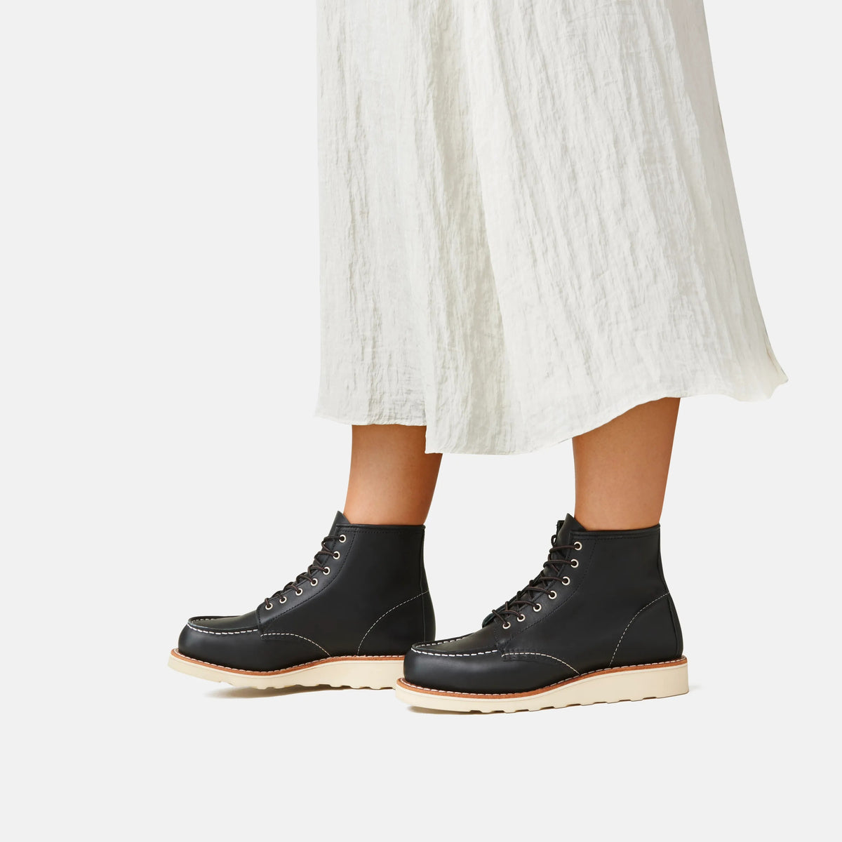 6-Inch Classic Moc Short Boot in Black Leather 3373 | Red Wing Heritage - Red Wing Shoes